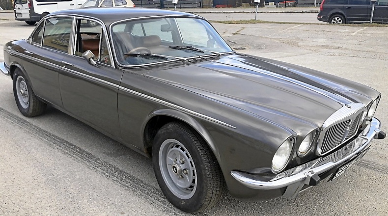 Jaguar XJ12 Daimler Double Six Vanden Plas RHD