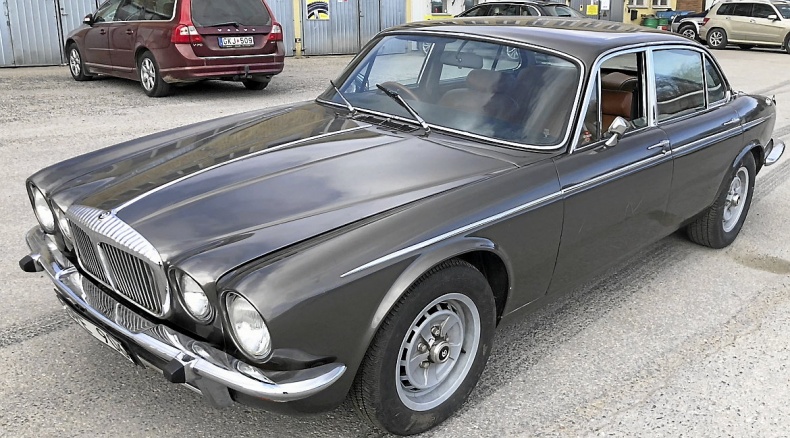 Jaguar XJ12 Daimler Double Six Vanden Plas RHD