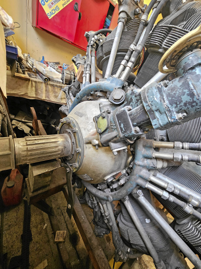 Flygmotor ASH-62, 9-cylindrig 1820 stjärnmotor