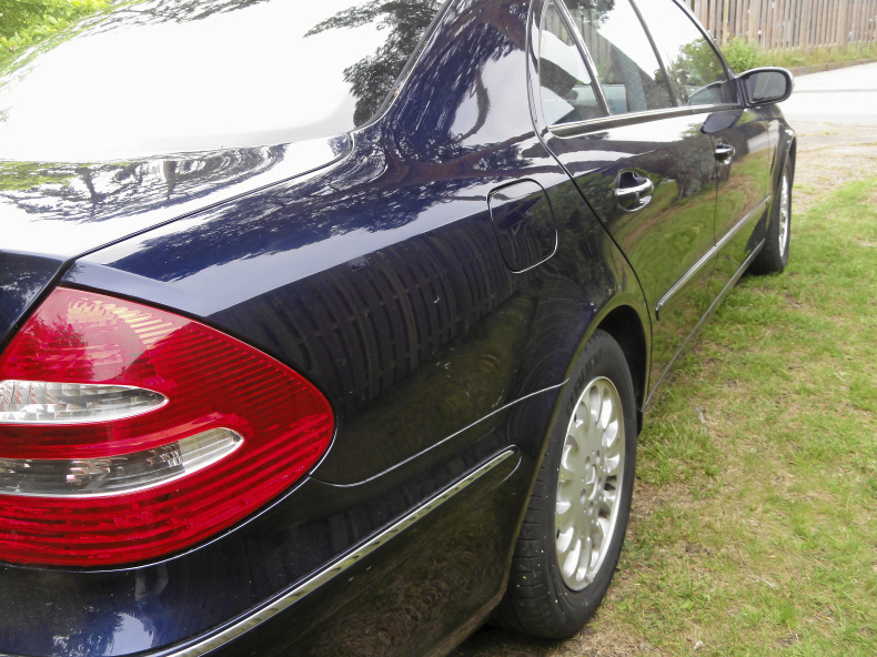 Mercedes-Benz 320