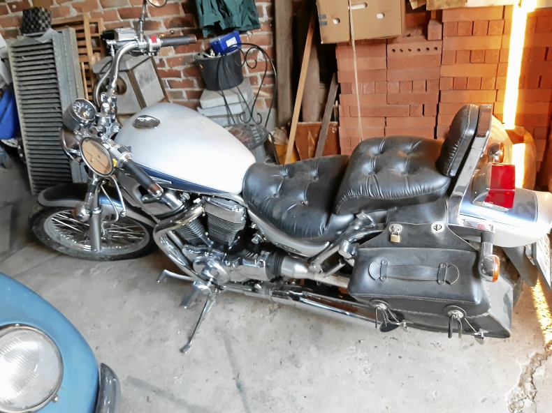 Suzuki Intruder