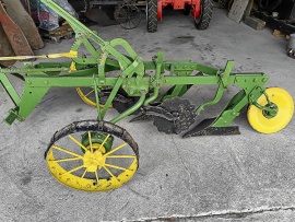 John Deere plog
