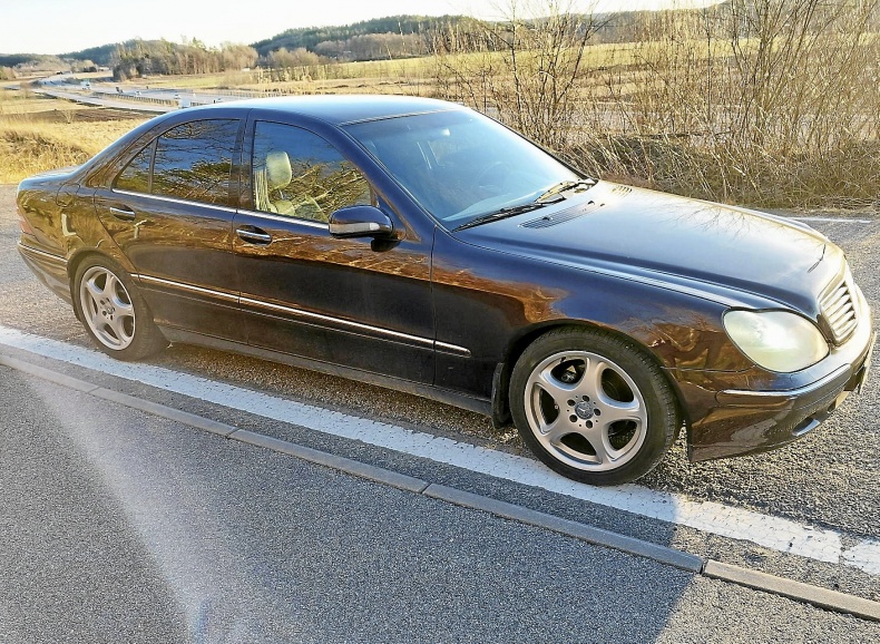 Mercedes-Benz s-klass 320 (bytes)