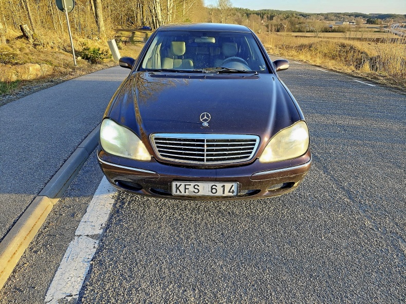 Mercedes-Benz s-klass 320 (bytes)