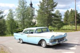 Ford Fairlane 500