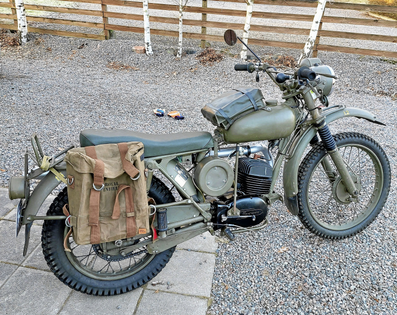 Militär MC