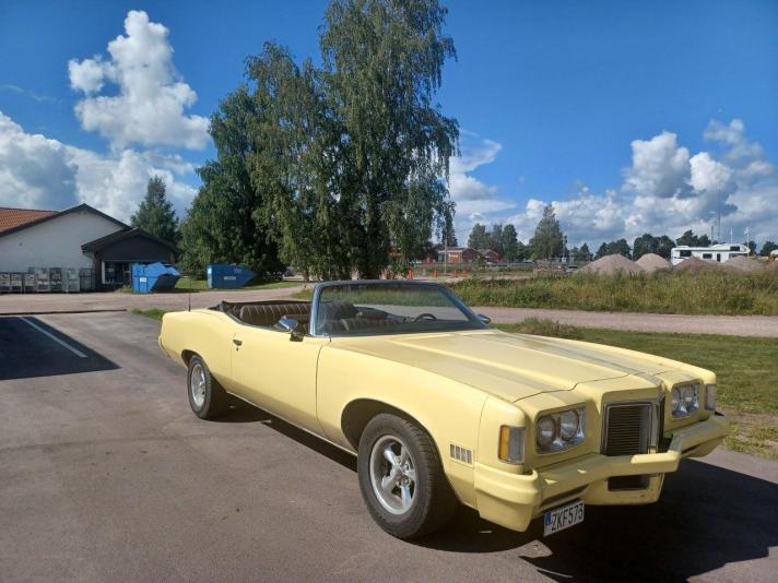 Pontiac Catalina cab