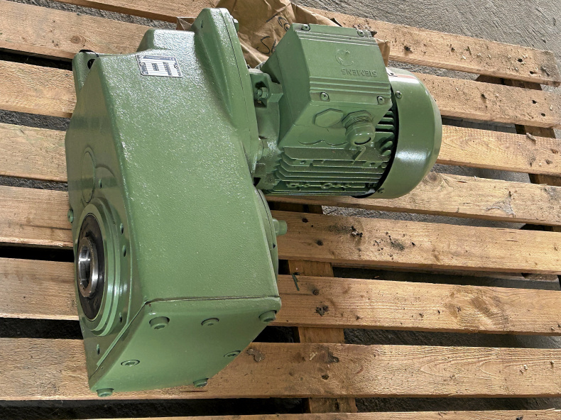 Elmotor 2 kW med växellåda lågvarvig