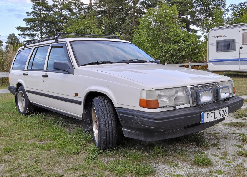 Volvo 945 GL