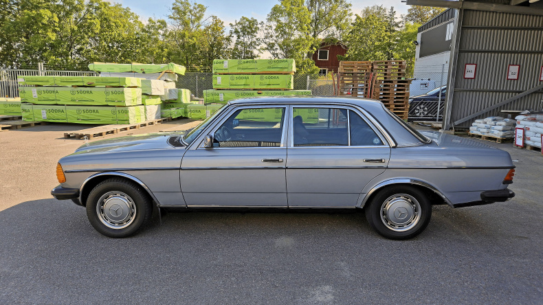 Mercedes-Benz 300 D svensksåld  w123