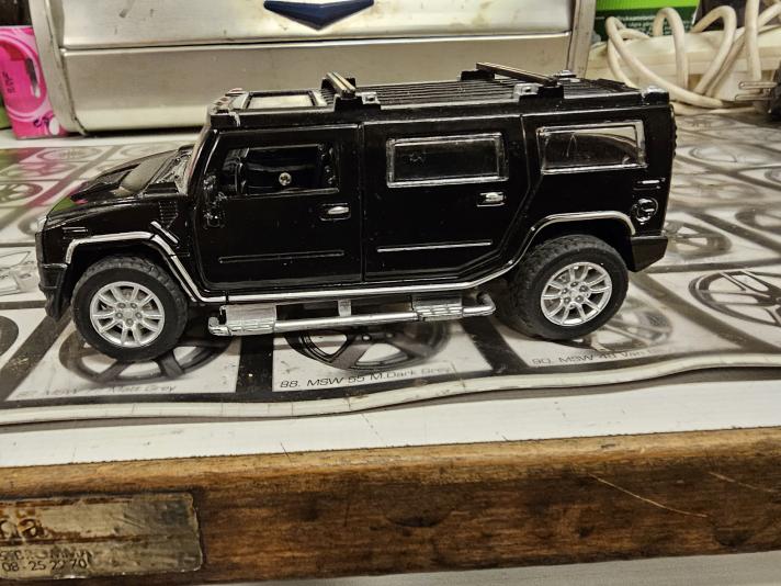 SAFARI-BIL--HUMMER-VEE