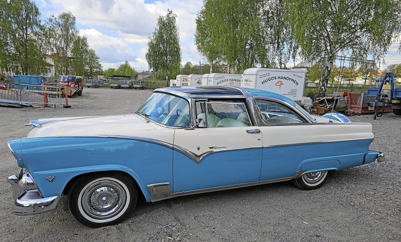 Ford Crown Victoria Skyliner 