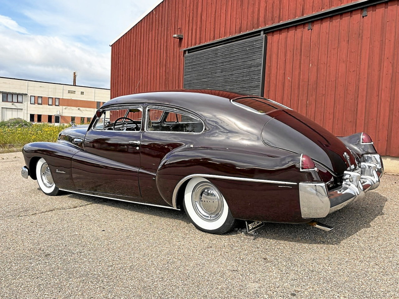 Buick Roadmaster Sedanet Custom